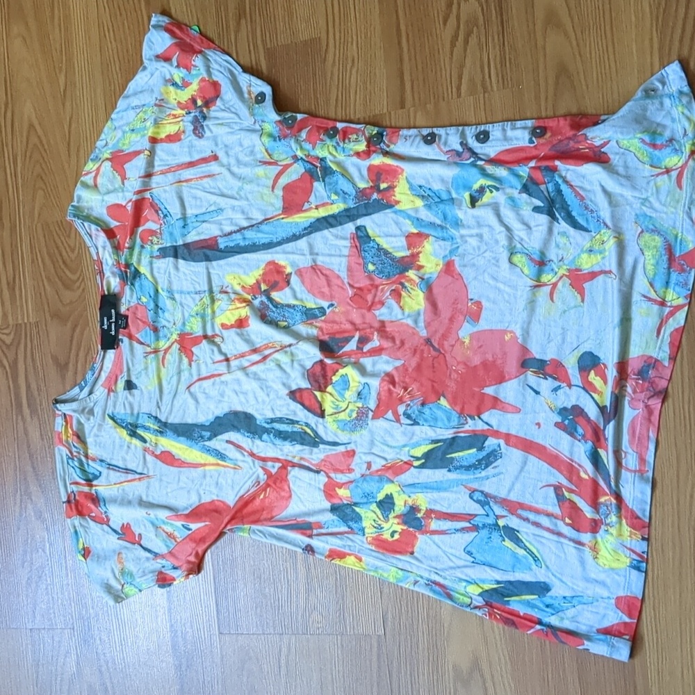 Dennis Basso Button Side Floral Tee
